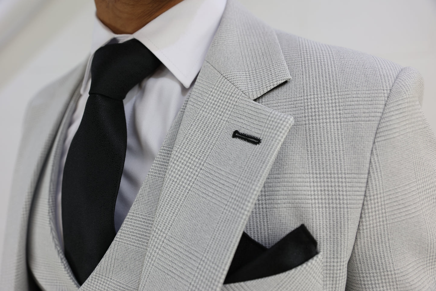 CHARLES STONE DIABLO CONTRAST THREE PIECE SUIT
