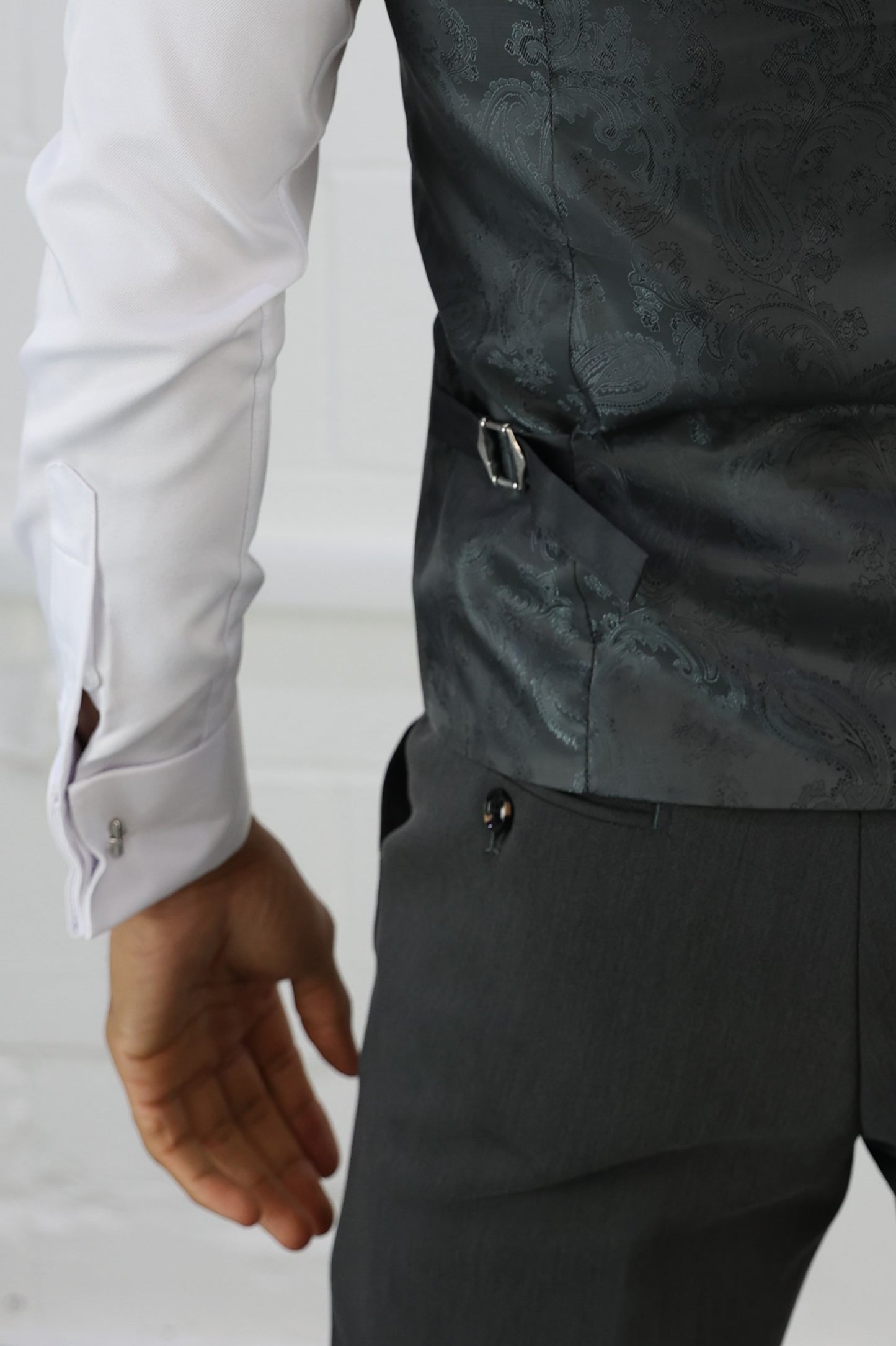 Vincent XL Charcoal Three Piece Suit
