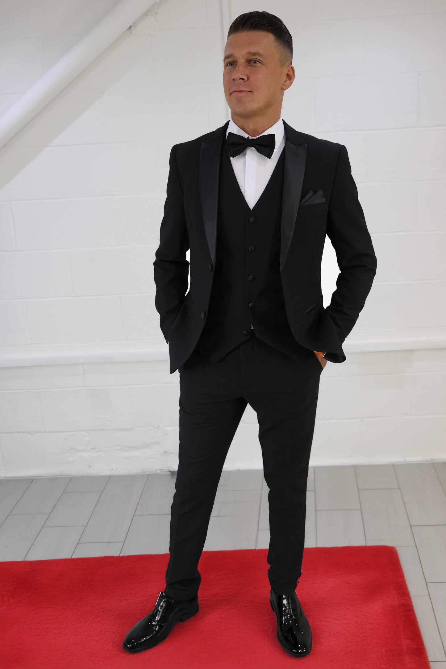 DIABLO TUXEDO THREE PIECE SUIT