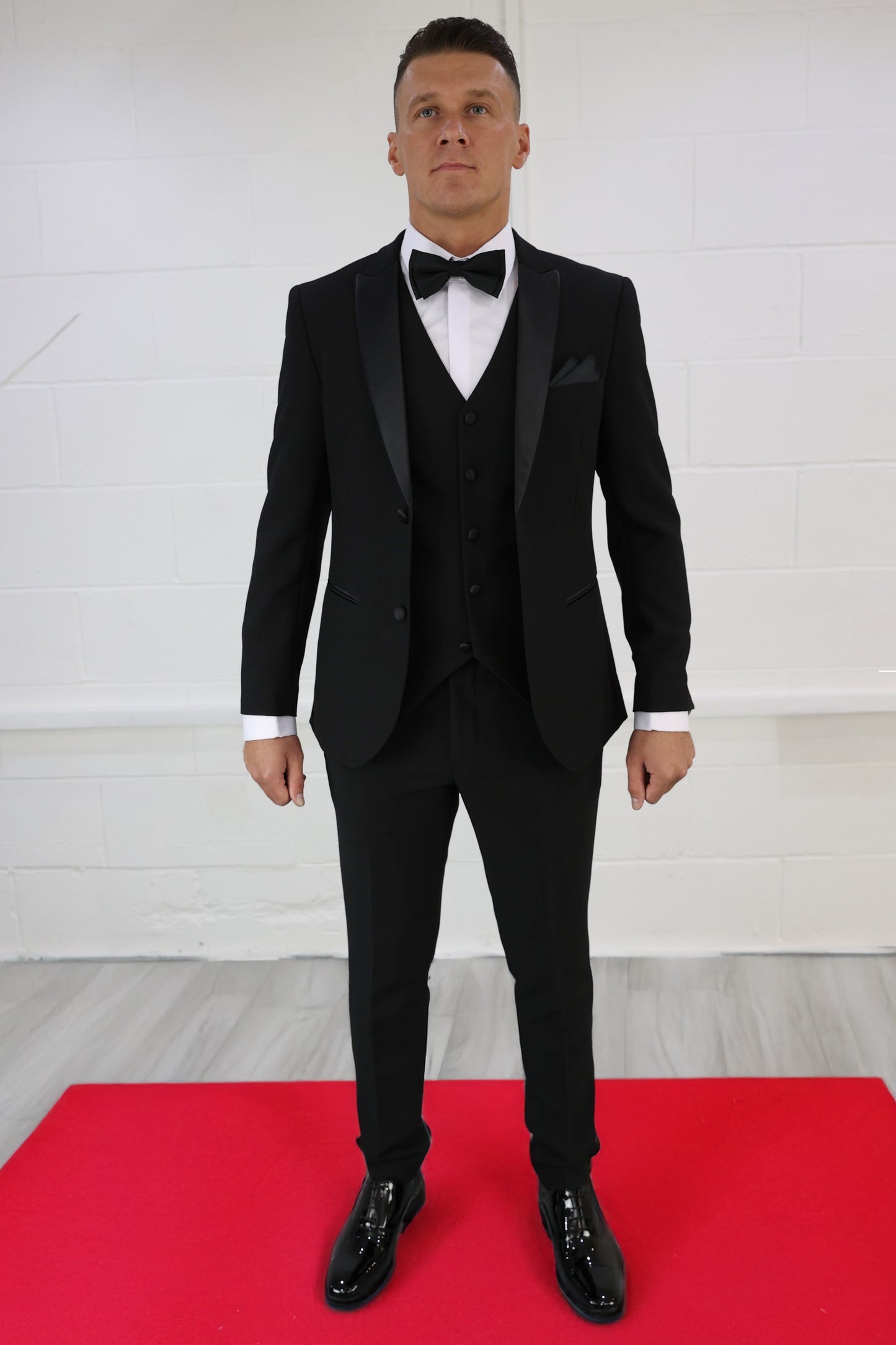 DIABLO TUXEDO THREE PIECE SUIT