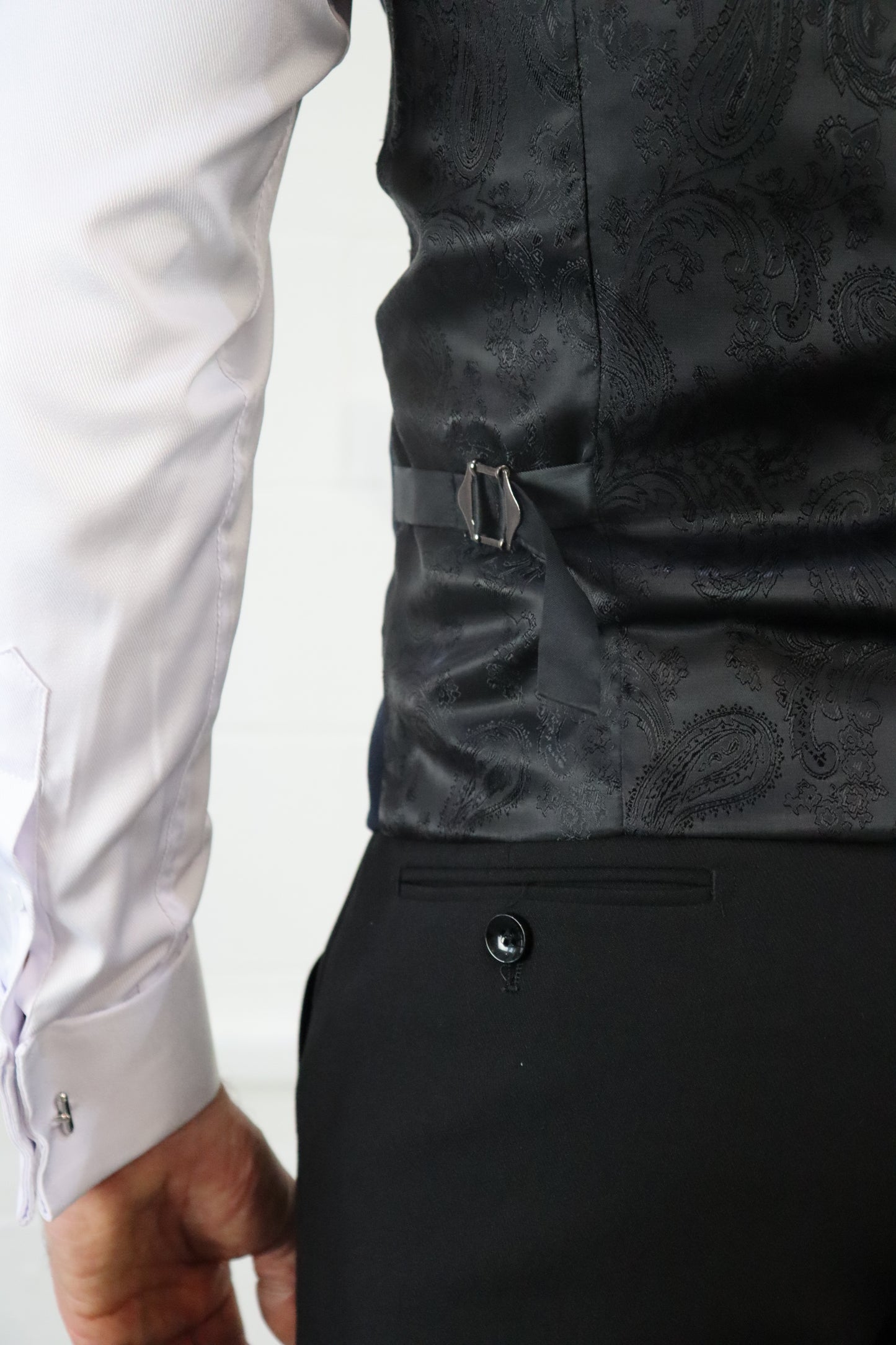 DIABLO NAVY THREE PIECE TUXEDO