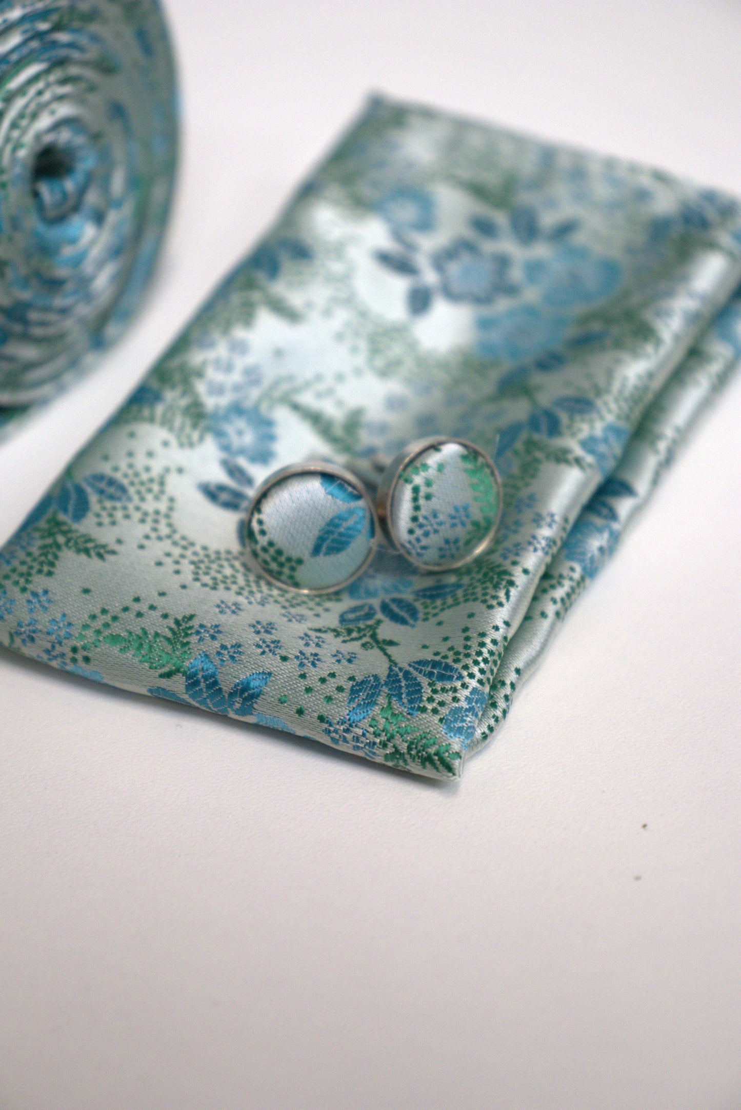 Vivid Turquoise / Cyan Floral Tie Set