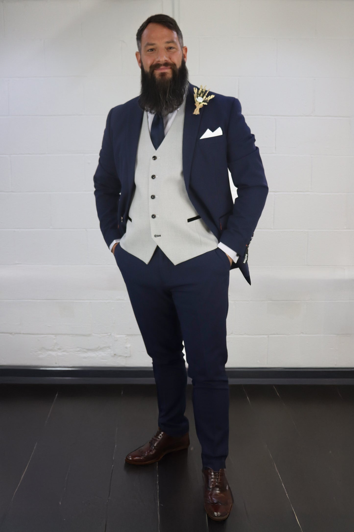 CHARLES NAVY CONTRAST STONE THREE PIECE