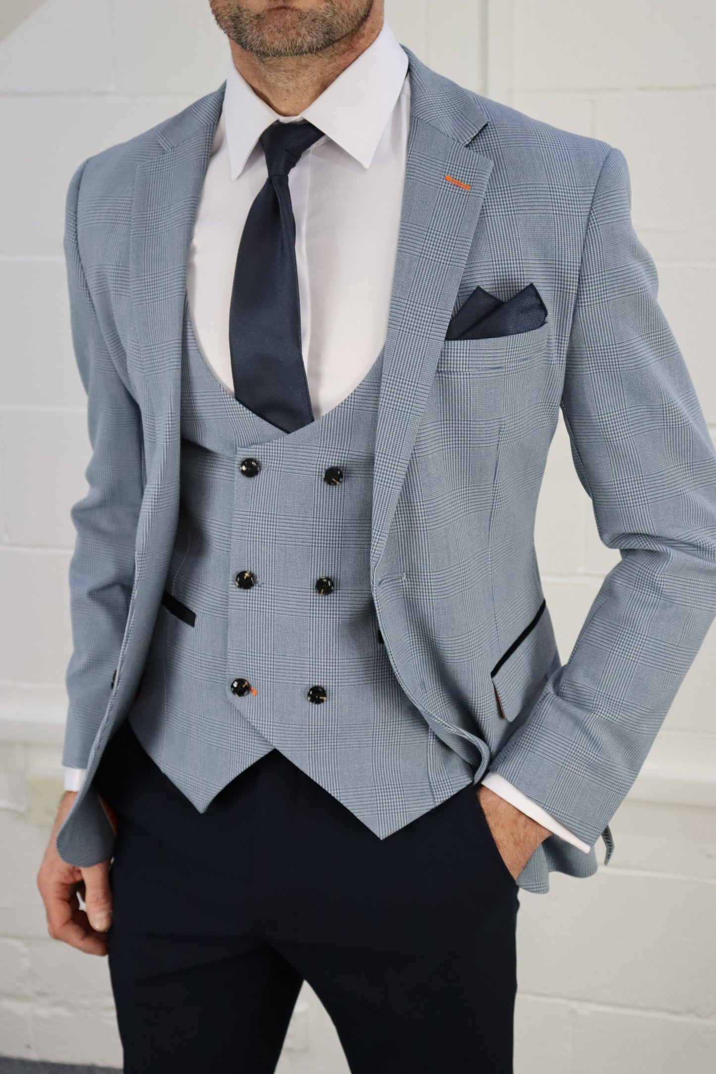 CHARLES SKY CONTRAST NAVY THREE PIECE SUIT