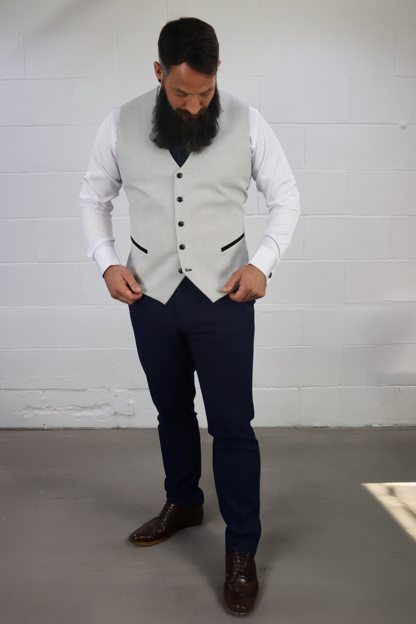 CHARLES NAVY CONTRAST STONE THREE PIECE