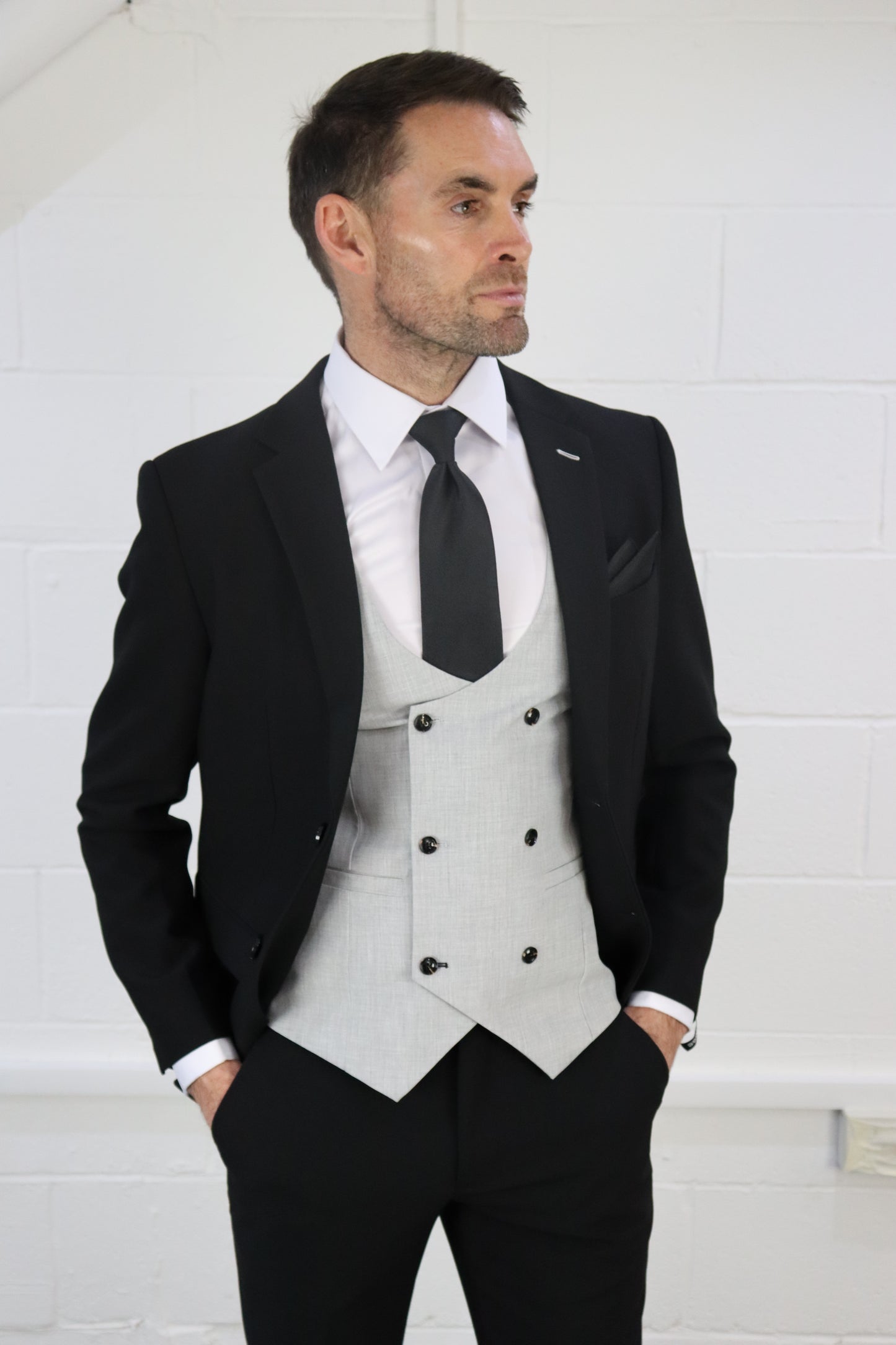 DIABLO BLACK CONTRAST LIGHT GREY THREE PIECE SUIT