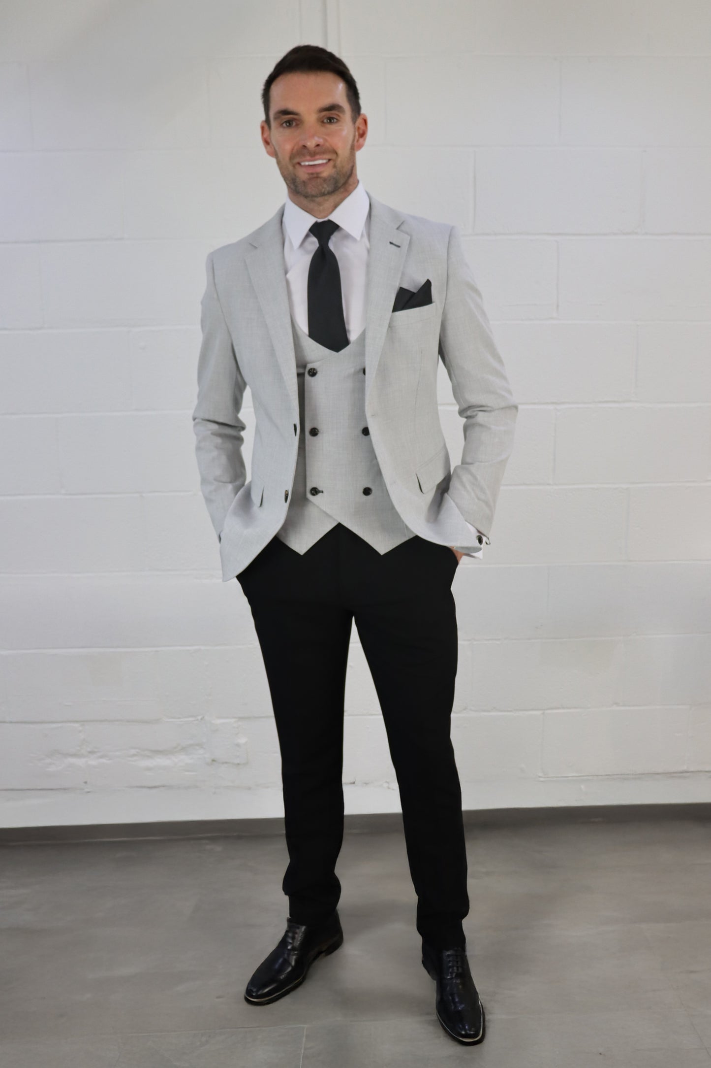 HARRY LIGHT GREY CONTRAST BLACK THREE PIECE