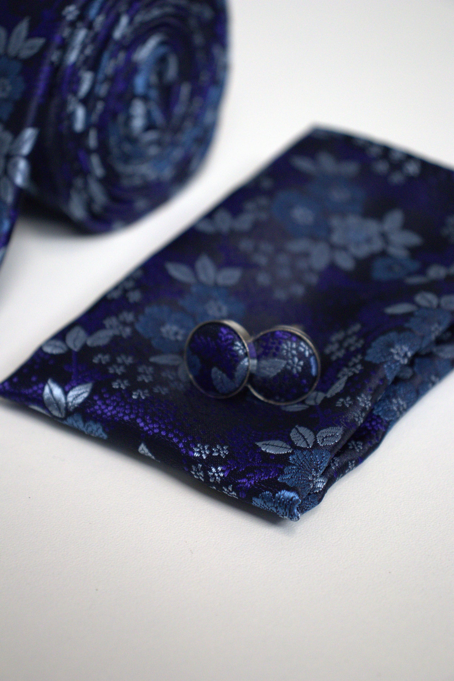 Vivid Blues Floral Tie Set