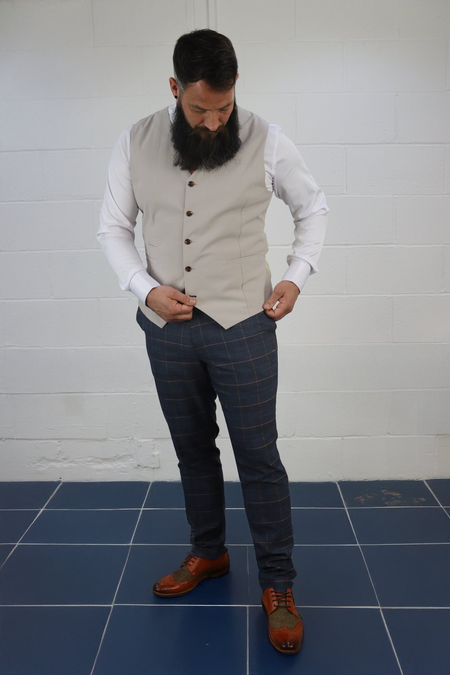 THOMAS STONE CONTRAST WAISTCOAT THREE PIECE