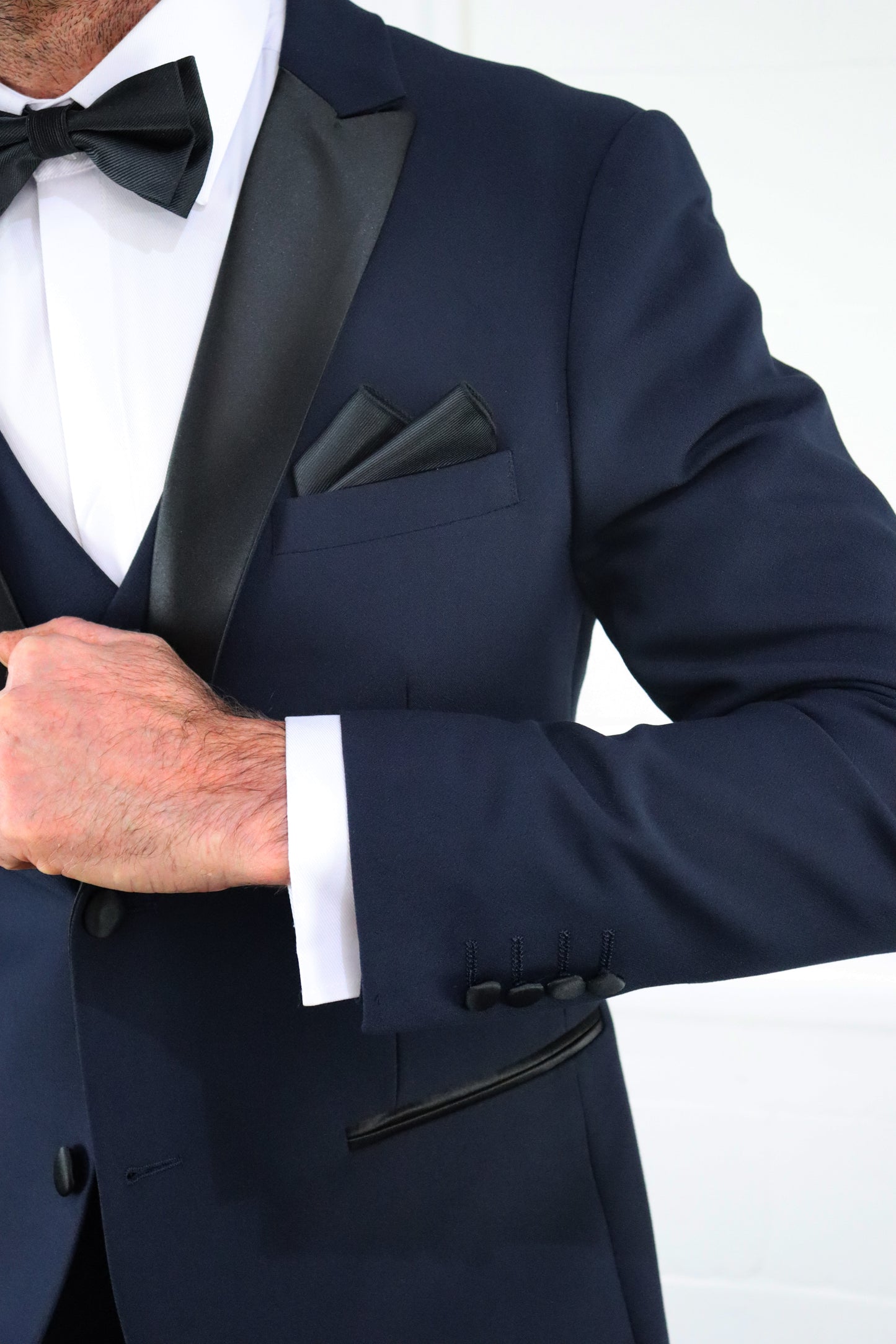 DIABLO NAVY THREE PIECE TUXEDO