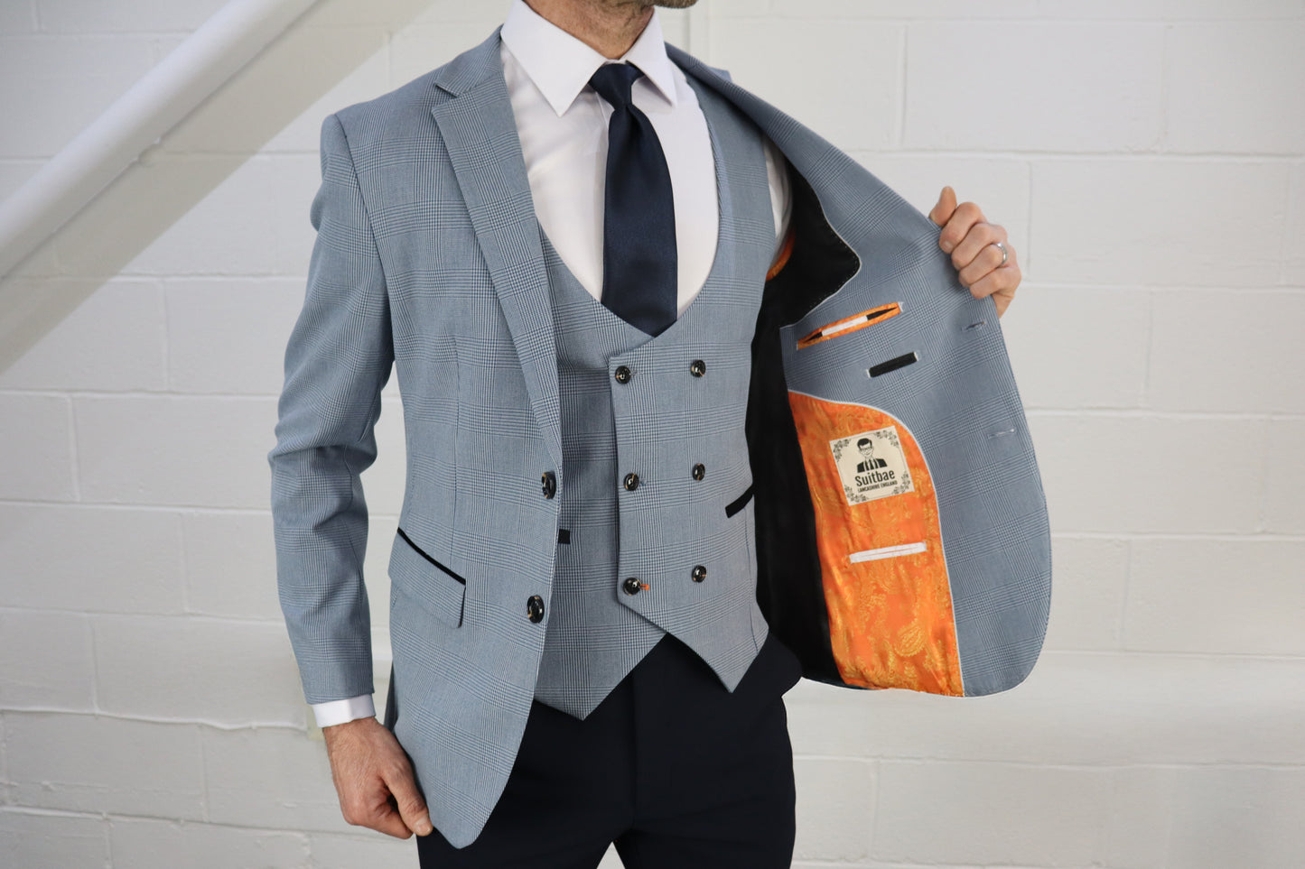 CHARLES SKY CONTRAST NAVY THREE PIECE SUIT