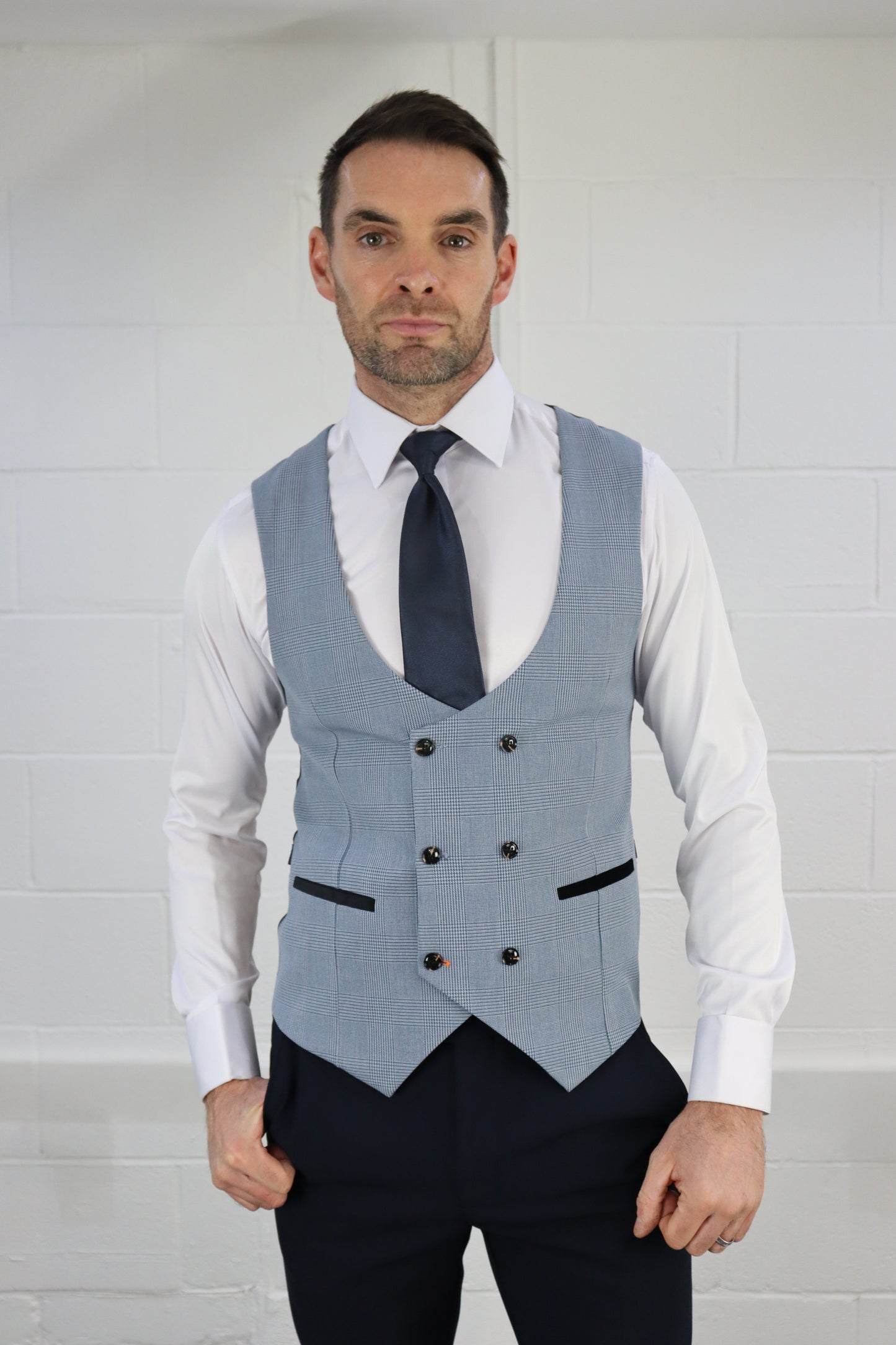 CHARLES SKY CONTRAST NAVY THREE PIECE SUIT