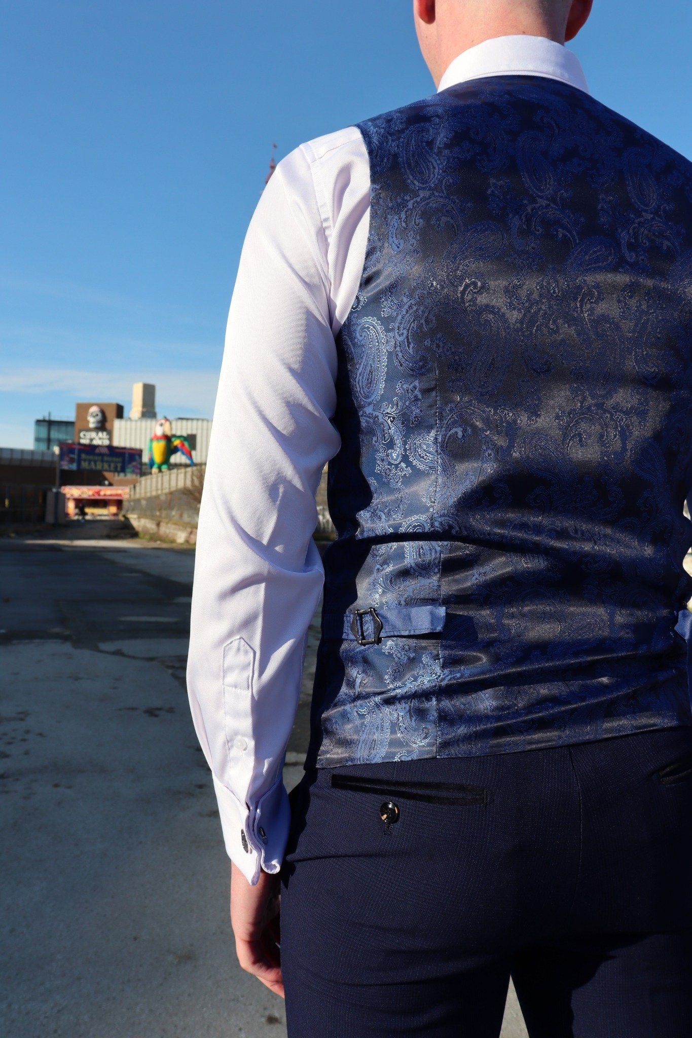 CHARLES NAVY THREE PIECE SUIT