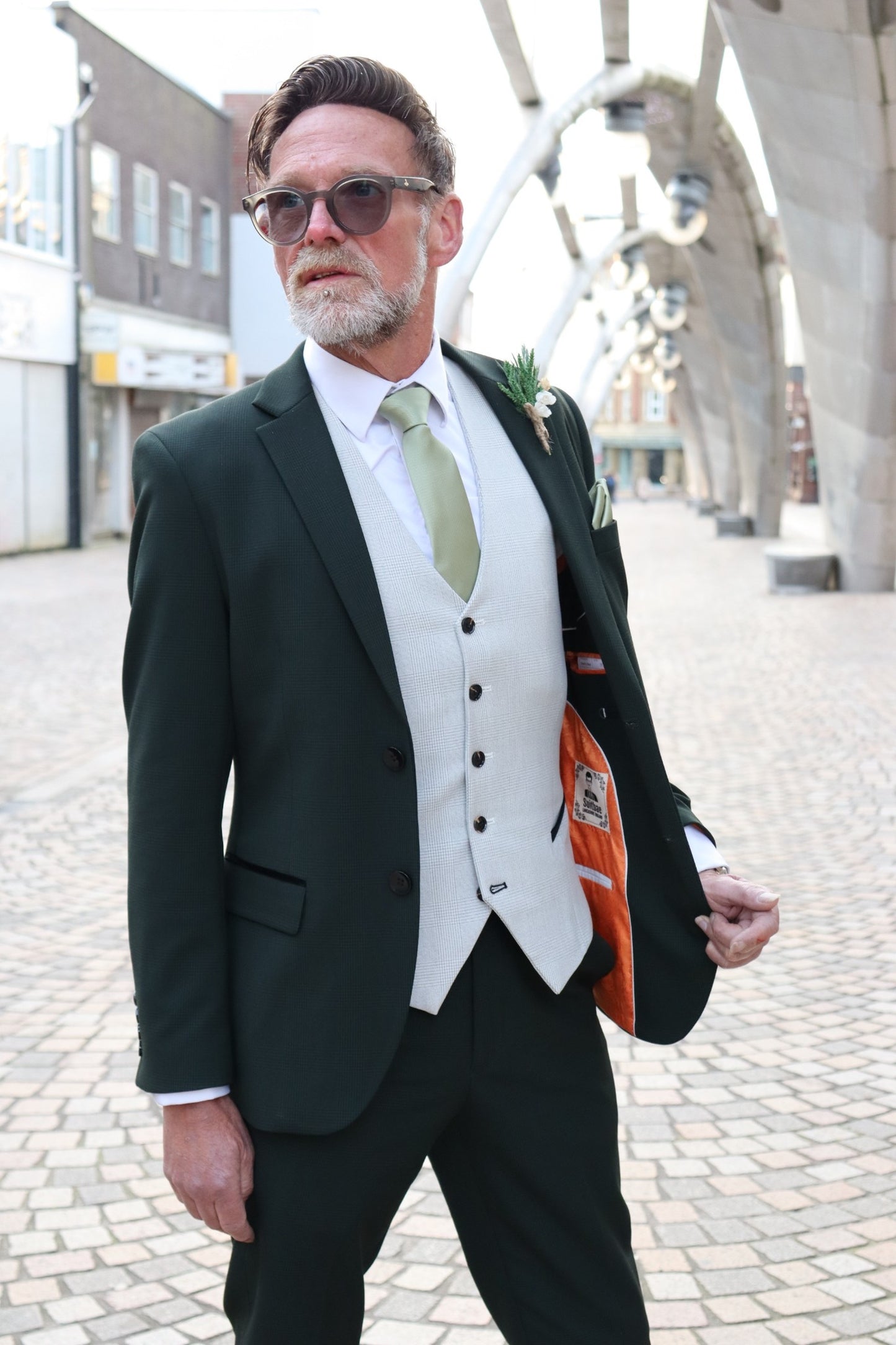 CHARLES GREEN CONTRAST WAISTCOAT THREE PIECE