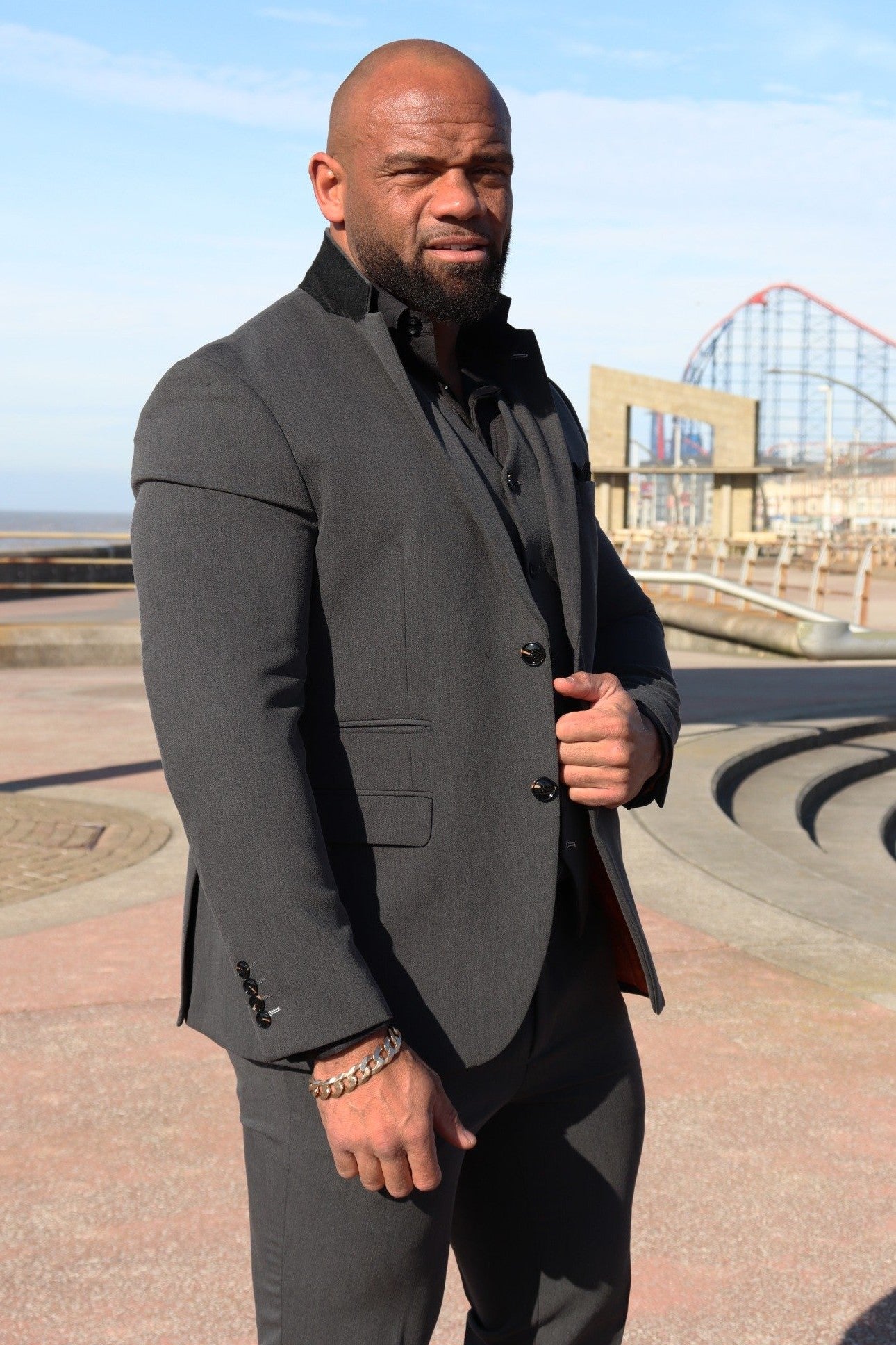 VINCENT CHARCOAL THREE PIECE SUIT