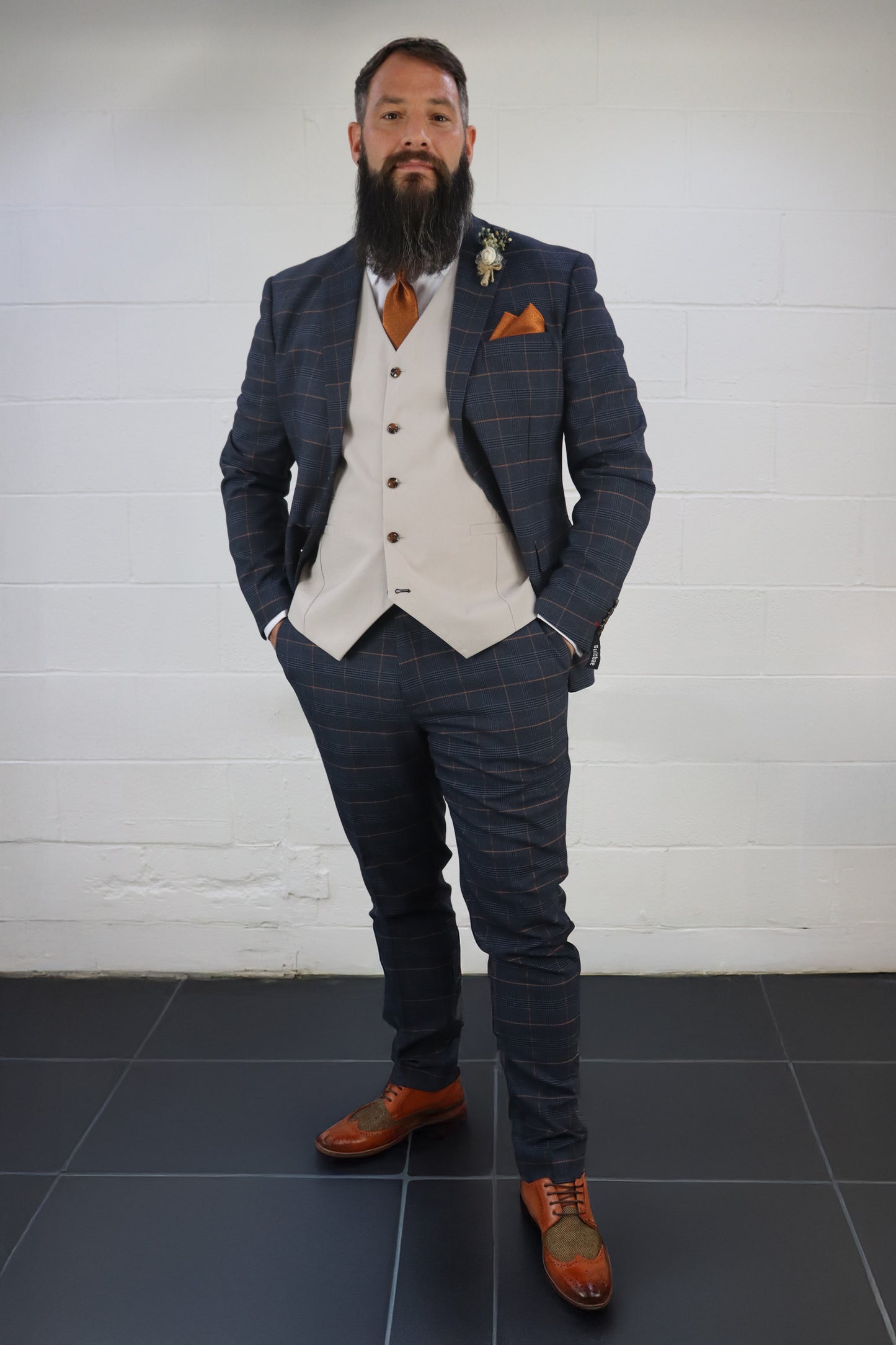 THOMAS STONE CONTRAST WAISTCOAT THREE PIECE