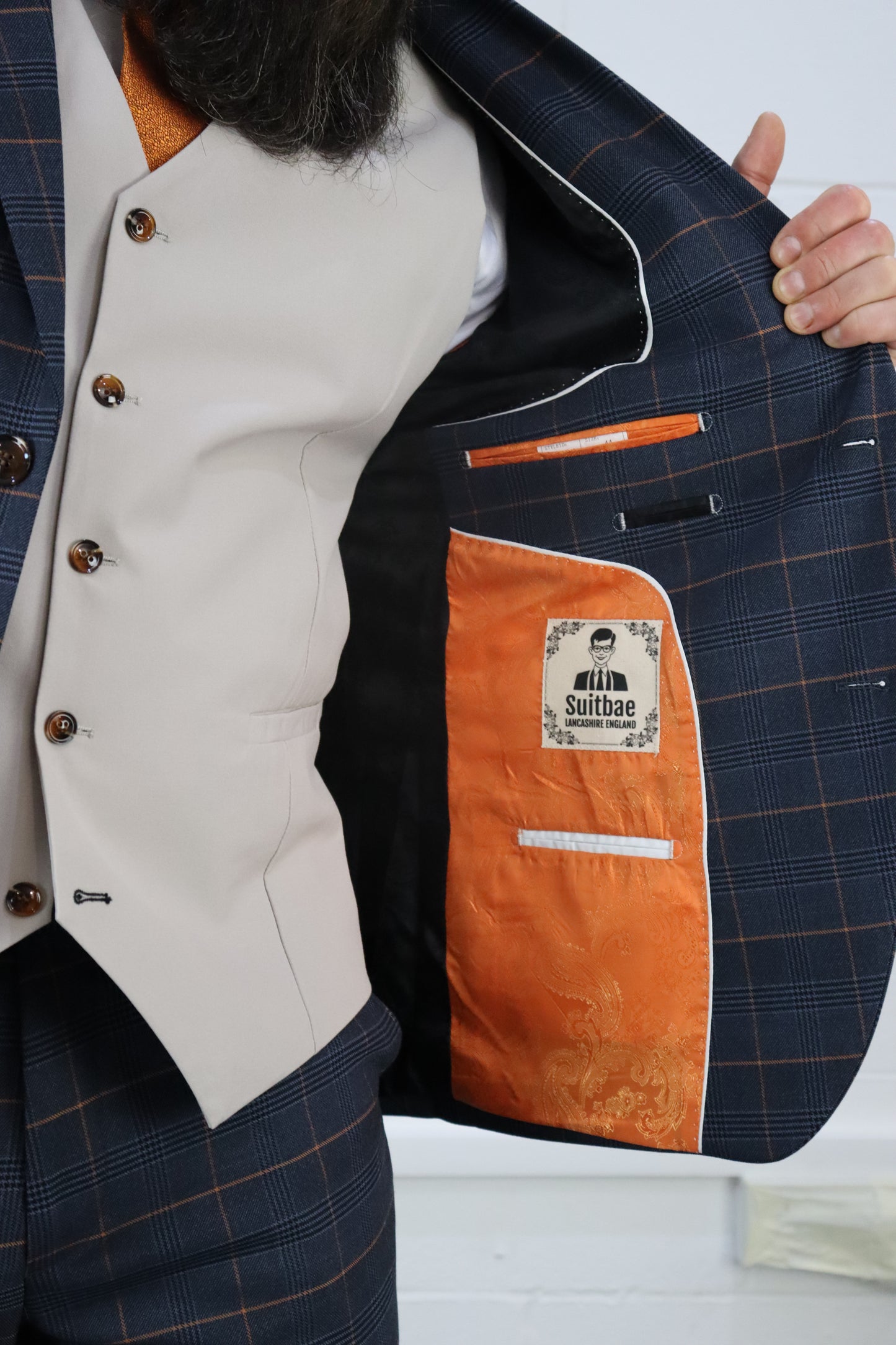 THOMAS STONE CONTRAST WAISTCOAT THREE PIECE