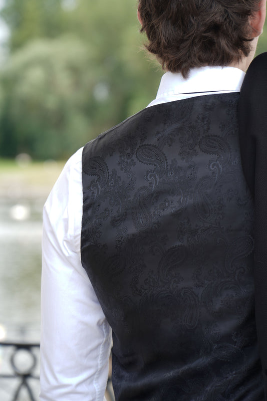 The Best Suits for Men Who Hate Wearing Suits | The Comfort-Focused Guide by SUITBAE