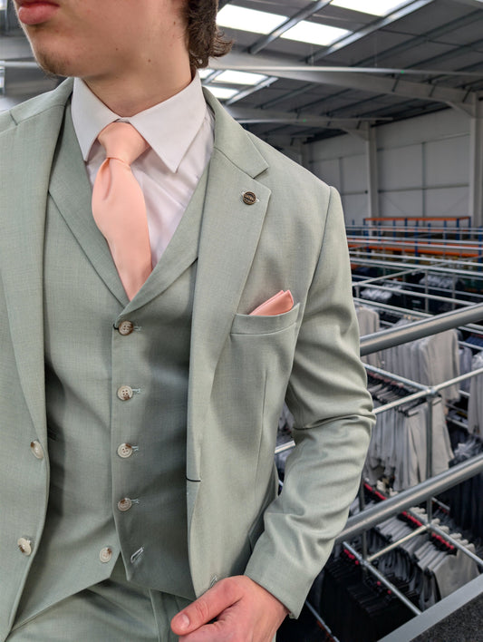 What to Wear to a Cocktail Attire Event | A SUITBAE Guide