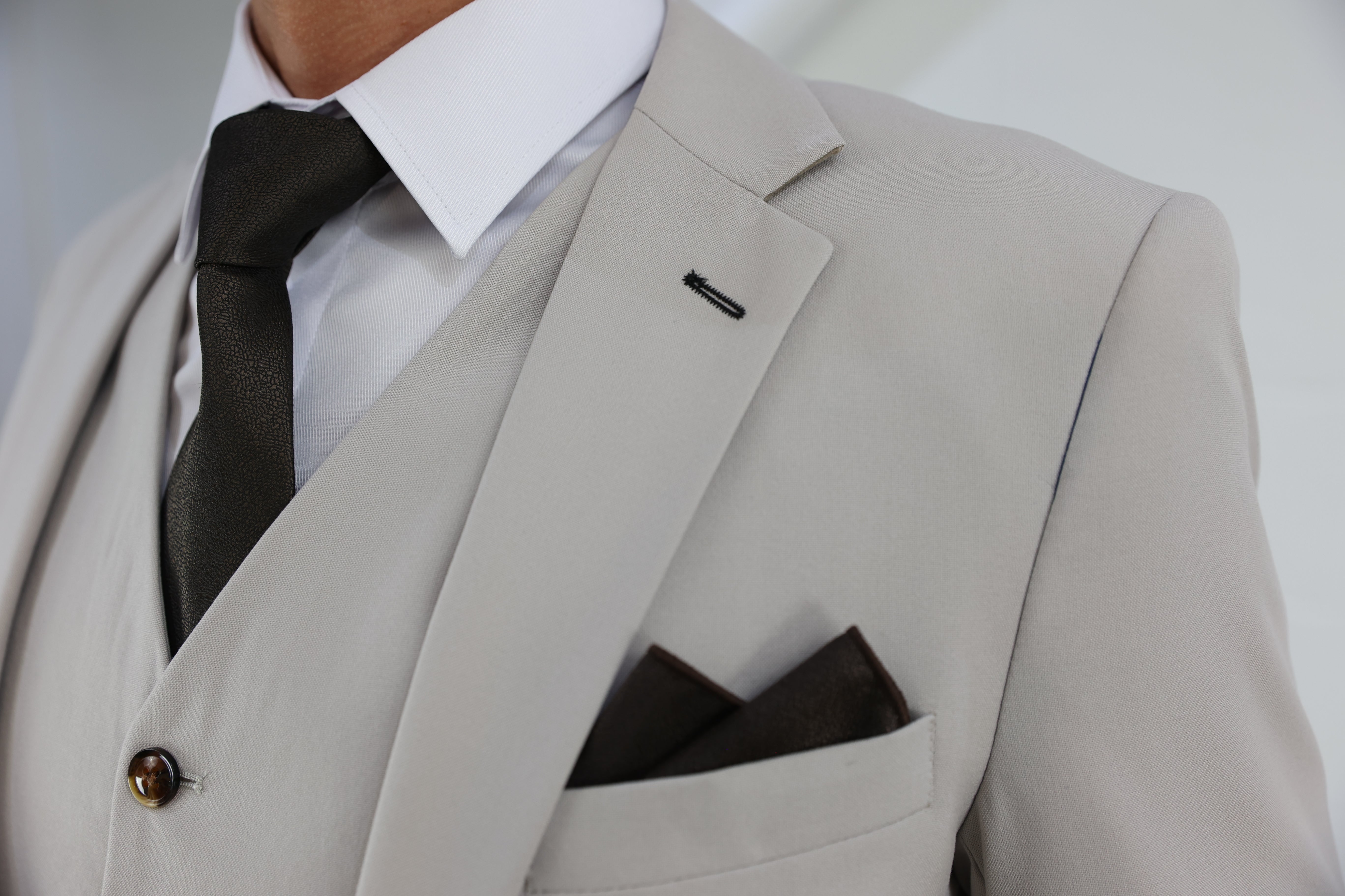 Kian Stone Lightweight Three Piece Suit by SUITBAE – breathable summer suit with a matte, natural finish.